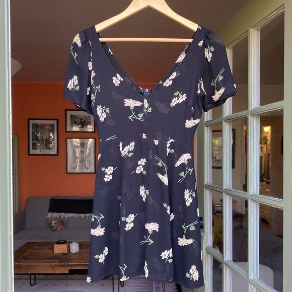 Reformation Dresses & Skirts - Reformation Mini Floral Dress Size 2